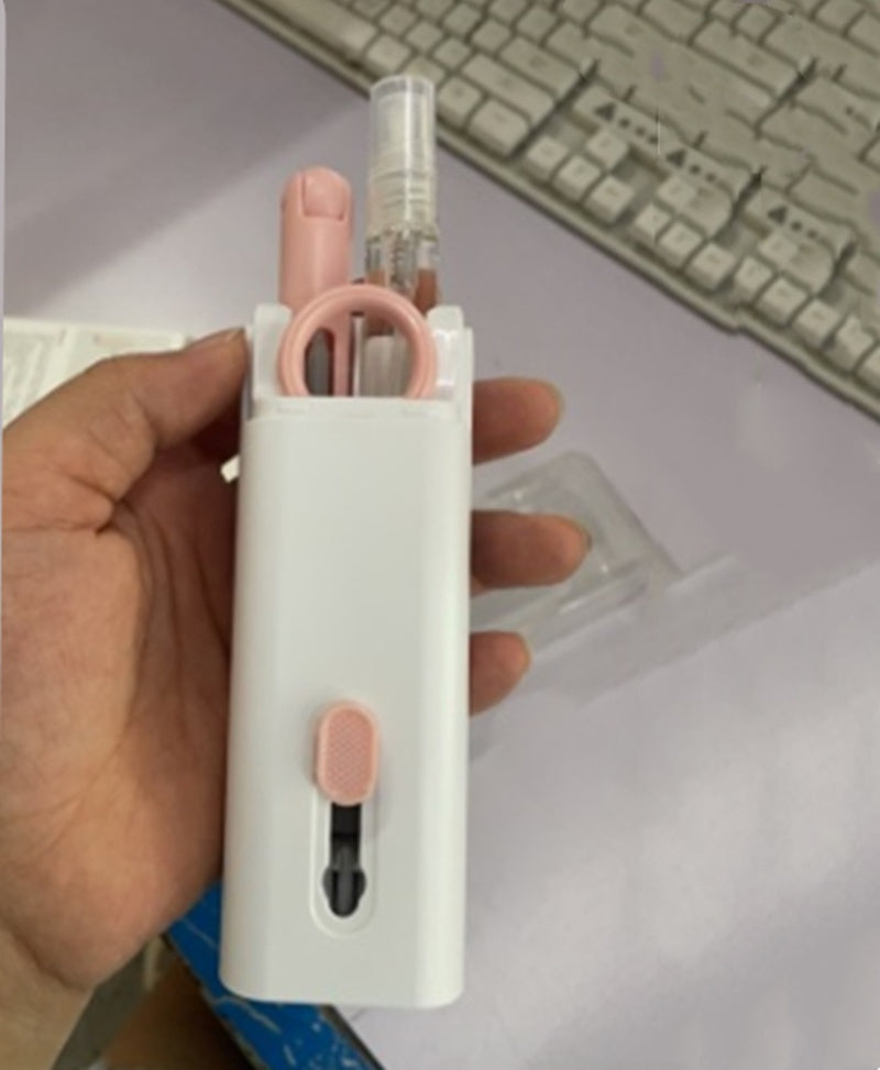 小さな精密機器でも安心 多機能クリーナーキット
